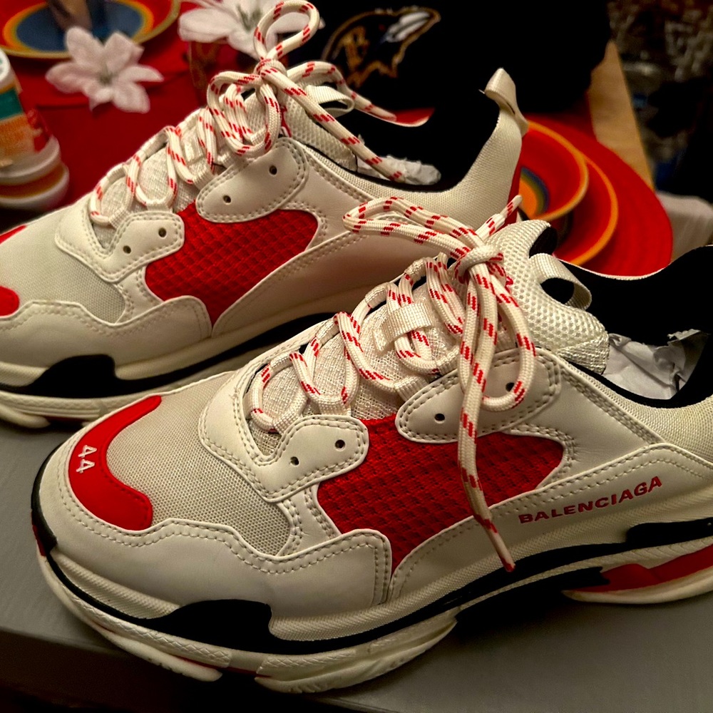 Triple Balenciaga Sneakers